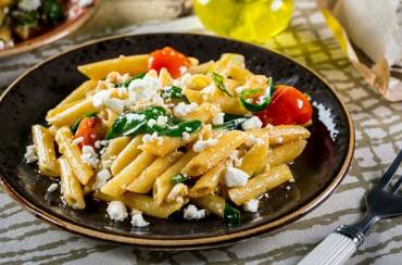 Πένες με σπανάκι και ανθότυρο